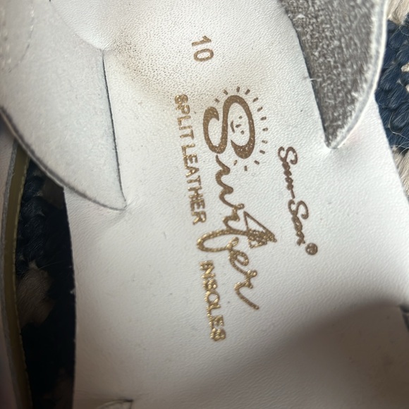 Flower sandals Size 10 super cute - Picture 2 of 2